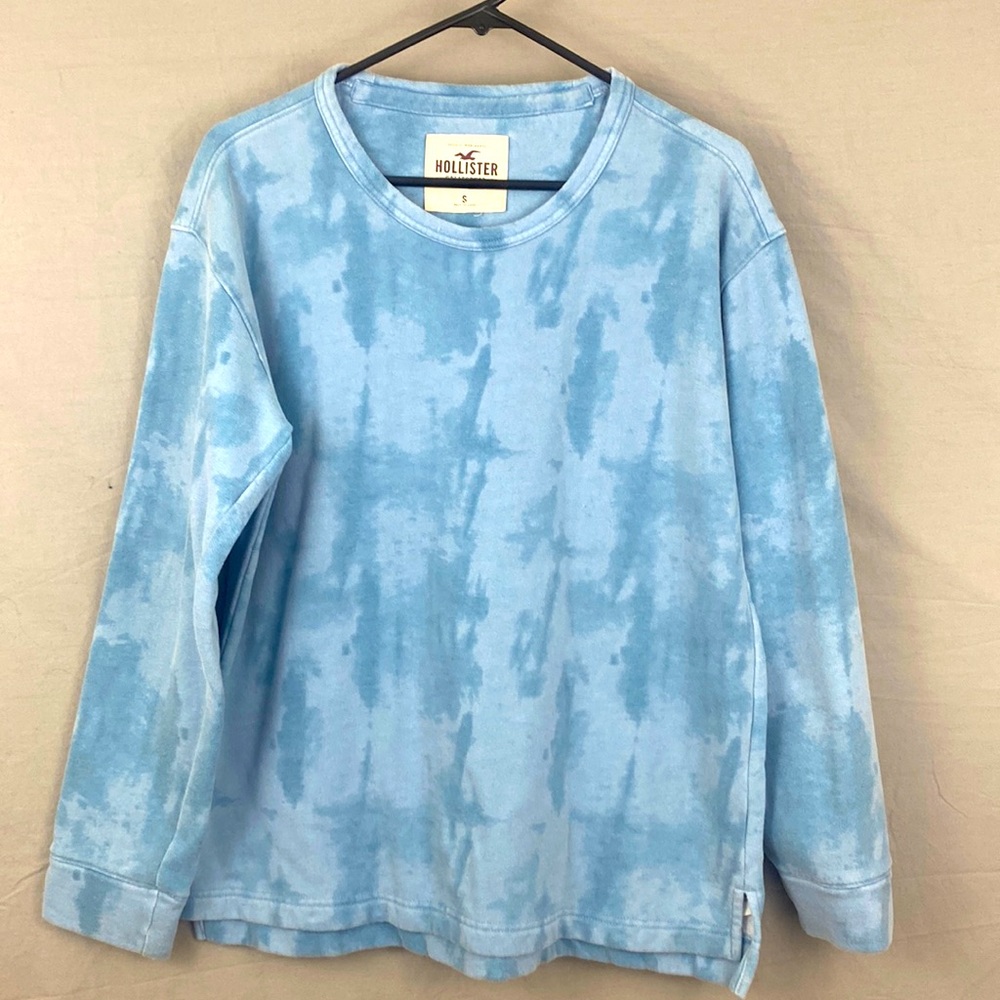 Hollister sweater